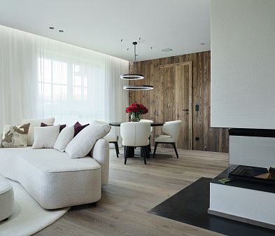 NEW: Luxury Residence 208